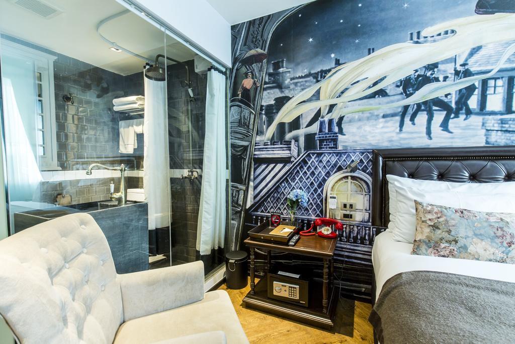 Playhaus Thonglor Hotel Bangkok Exterior photo