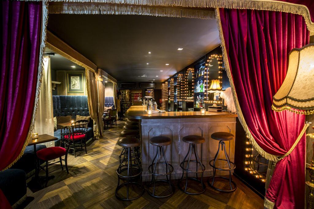Playhaus Thonglor Hotel Bangkok Exterior photo